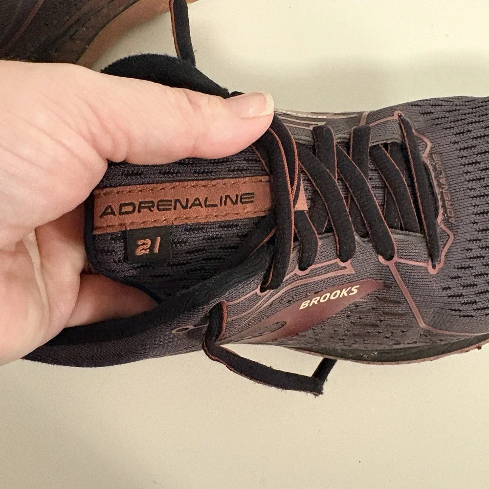 Brooks Adrenaline GTS 21 Womens Size 10 Black Nocturne Running Shoes No Inserts